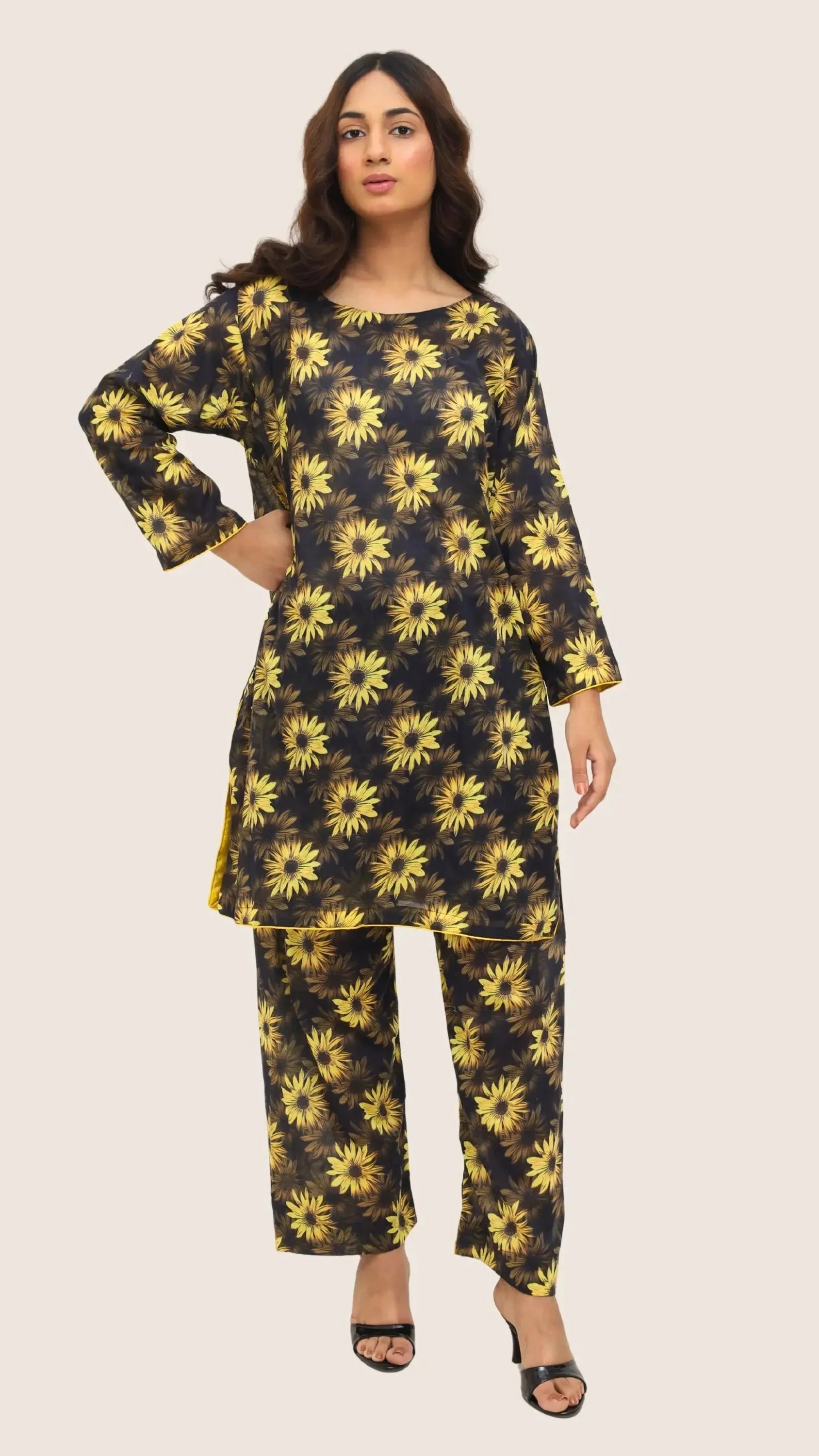 02_piece_digital_printed_lawn_suit_for_women_front_design_Pakistan - Sahraa